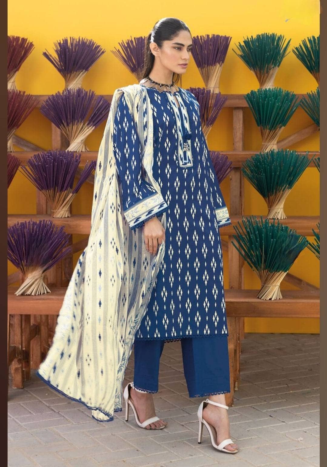 img_khaadi_lawn_24_awwal_boutique