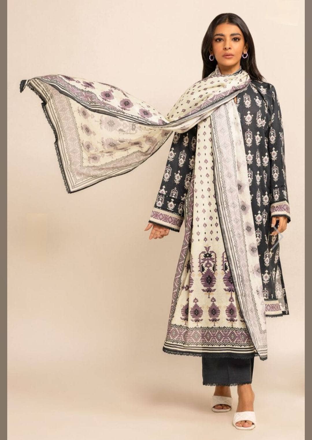 img_khaadi_lawn_23_awwal_boutique