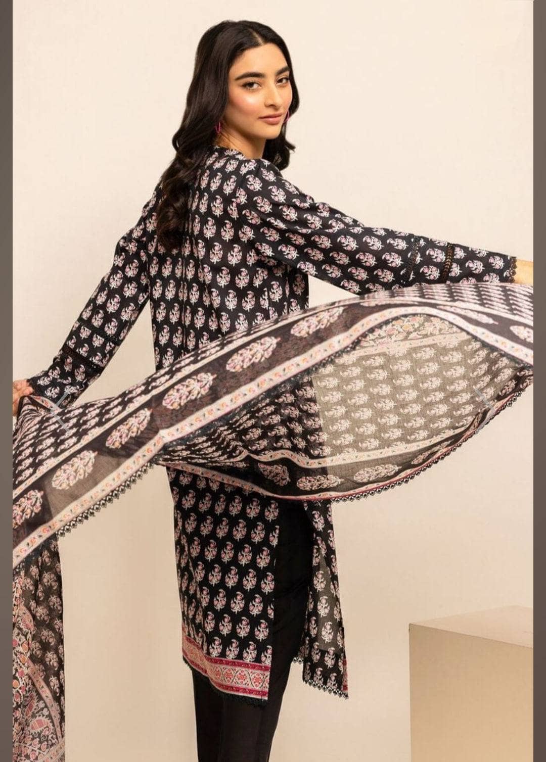 img_khaadi_lawn_24_awwal_boutique