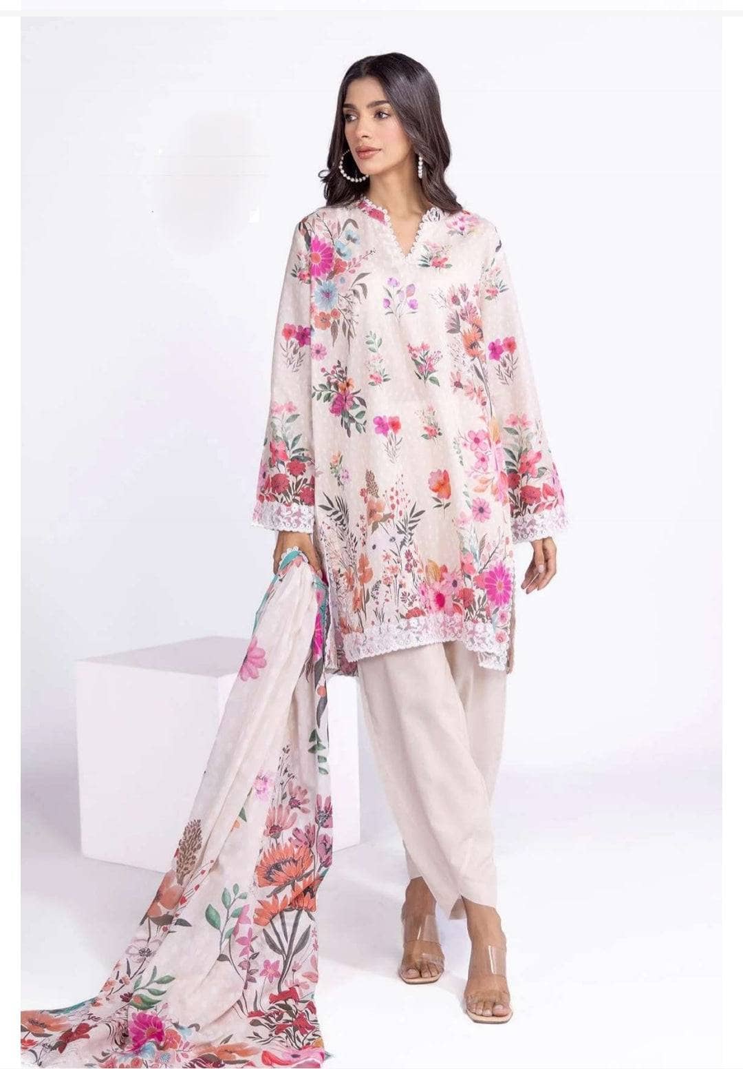 img_khaadi_lawn_25_awwal_boutique