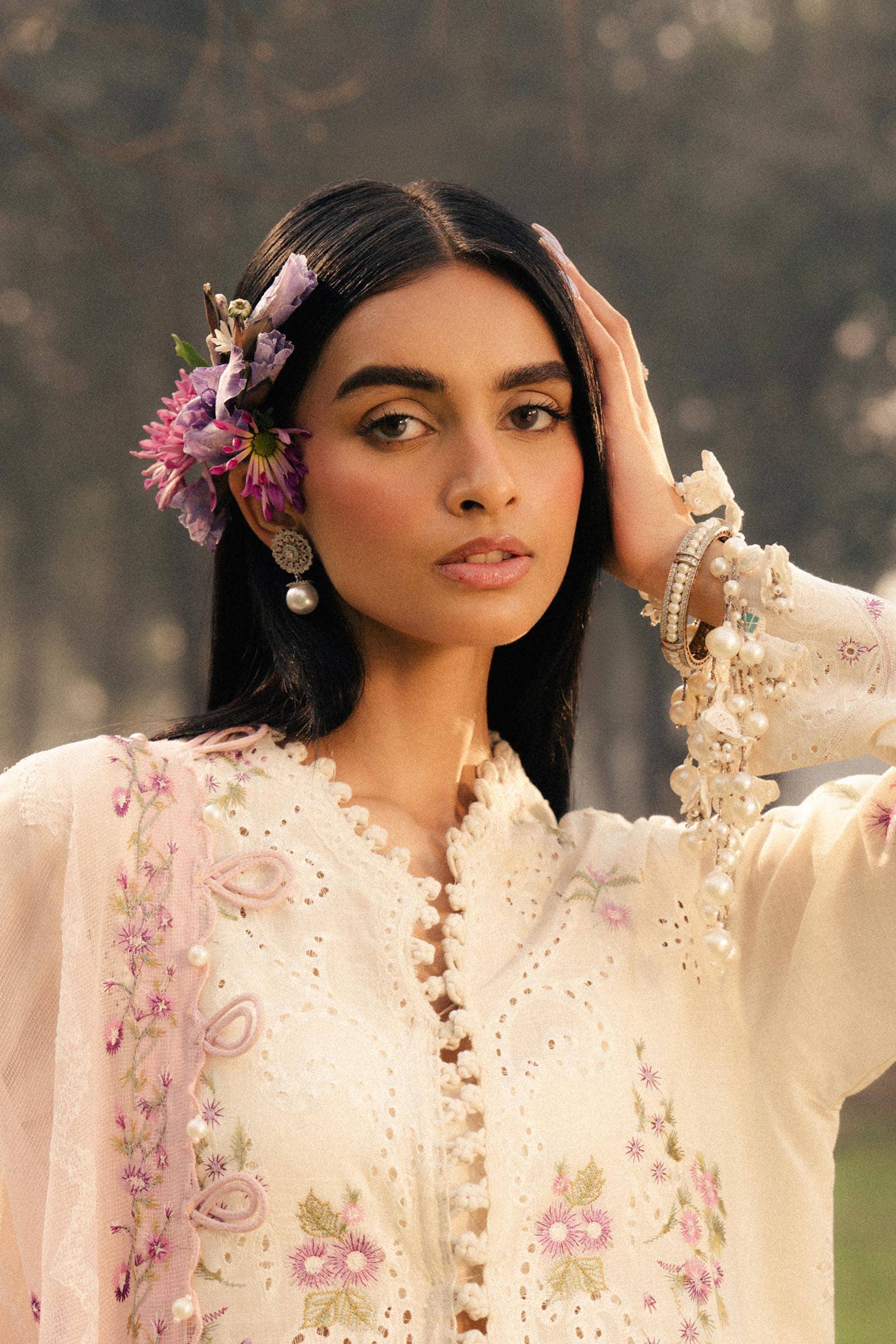 img_sana_safinaz_luxury_lawn_25_awwal_boutique