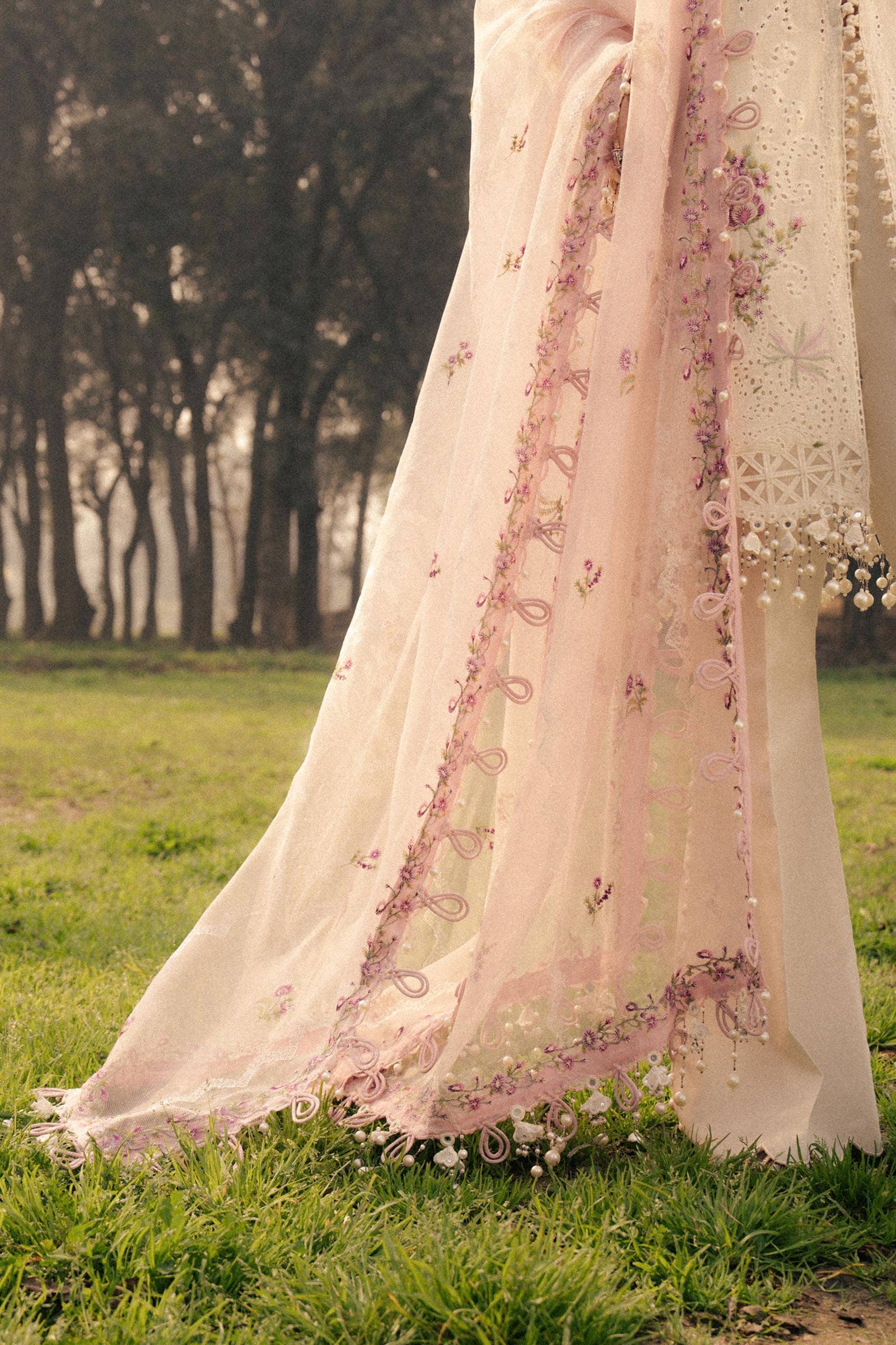 img_sana_safinaz_luxury_lawn_25_awwal_boutique