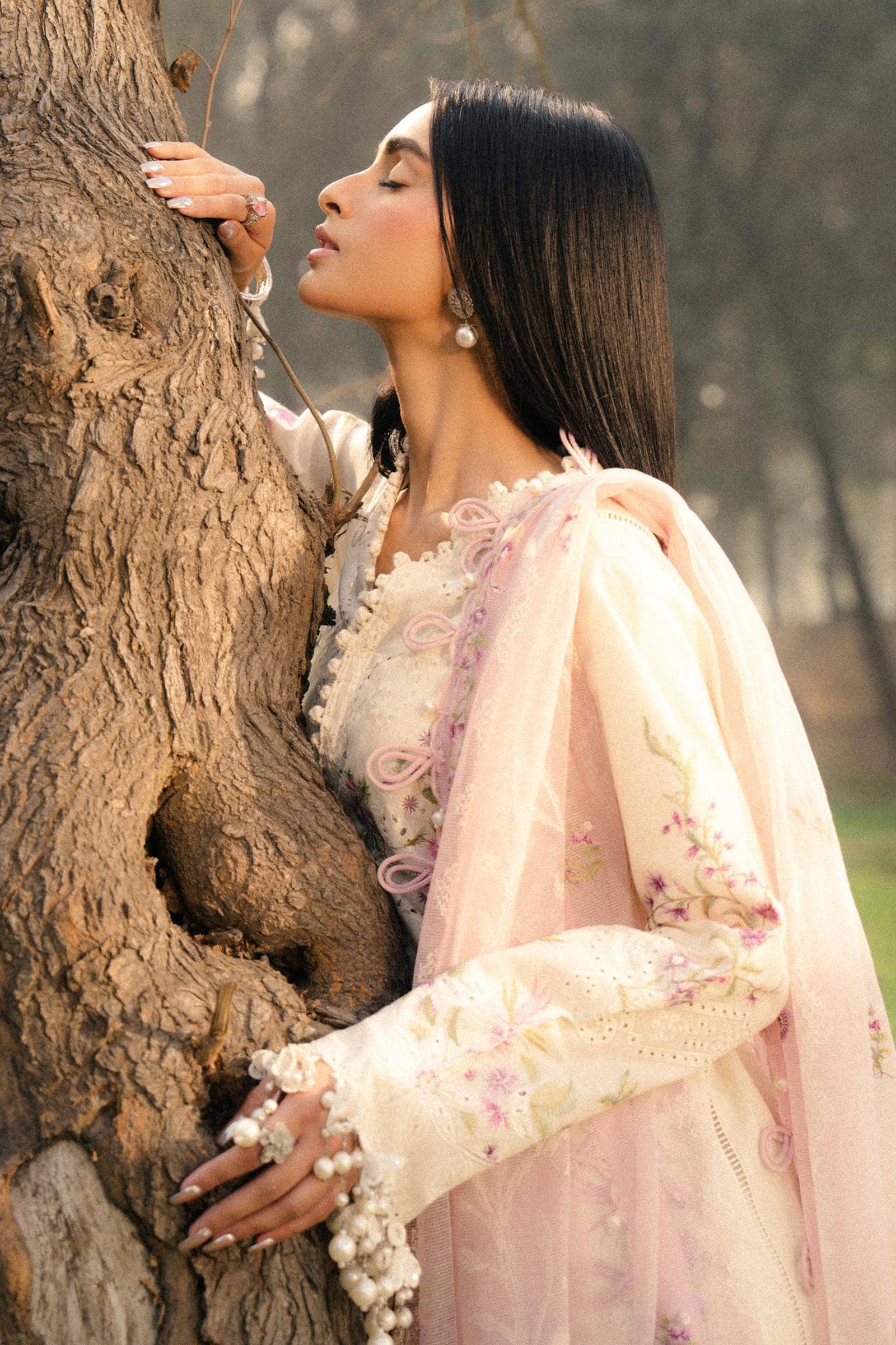 img_sana_safinaz_luxury_lawn_25_awwal_boutique