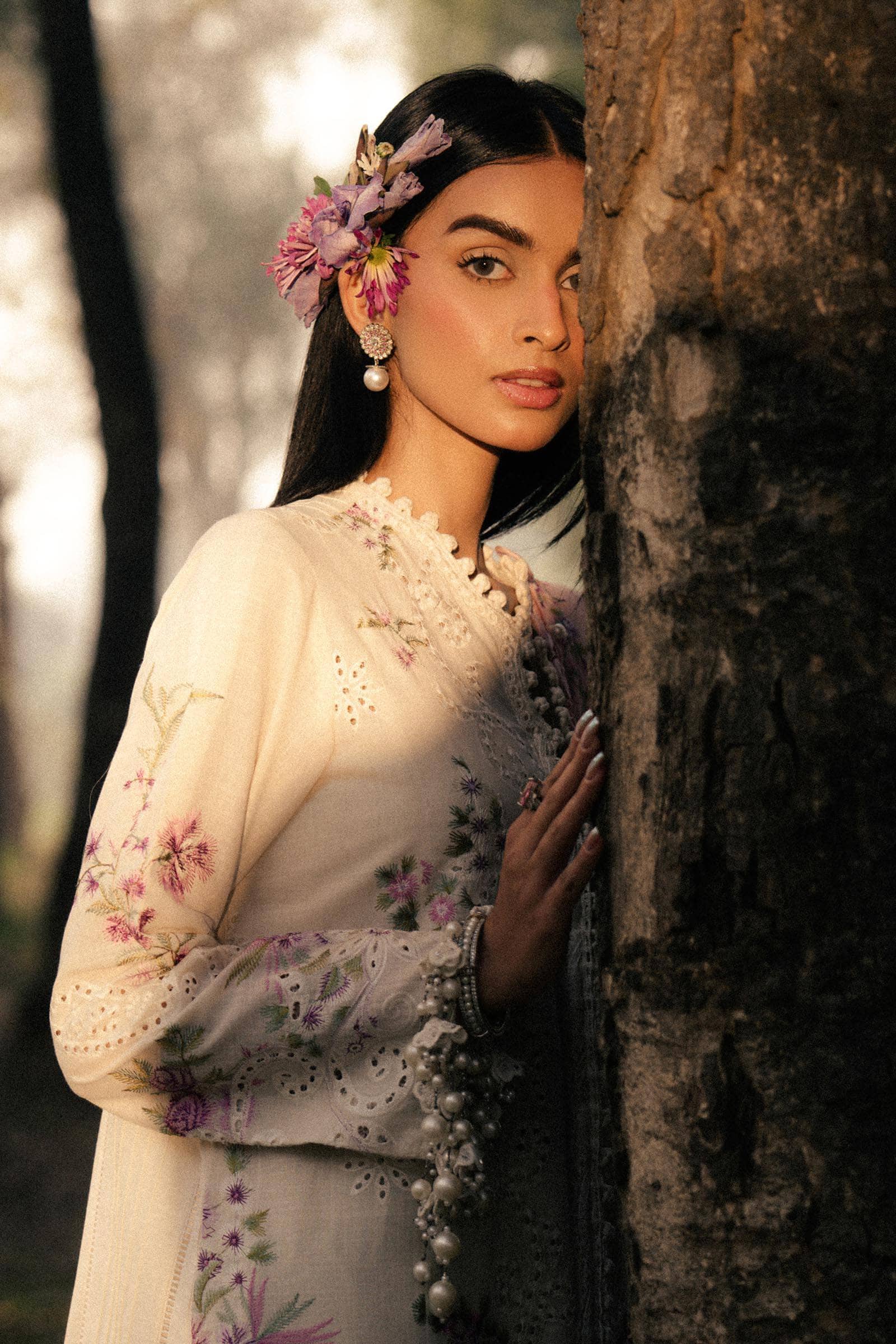 Sana Safinaz Luxury Lawn 25/Vol 1/1A