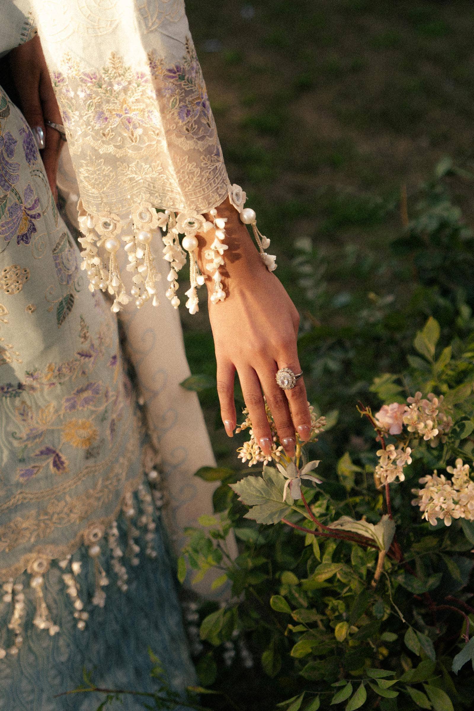 img_sana_safinaz_luxury_lawn_25_awwal_boutique