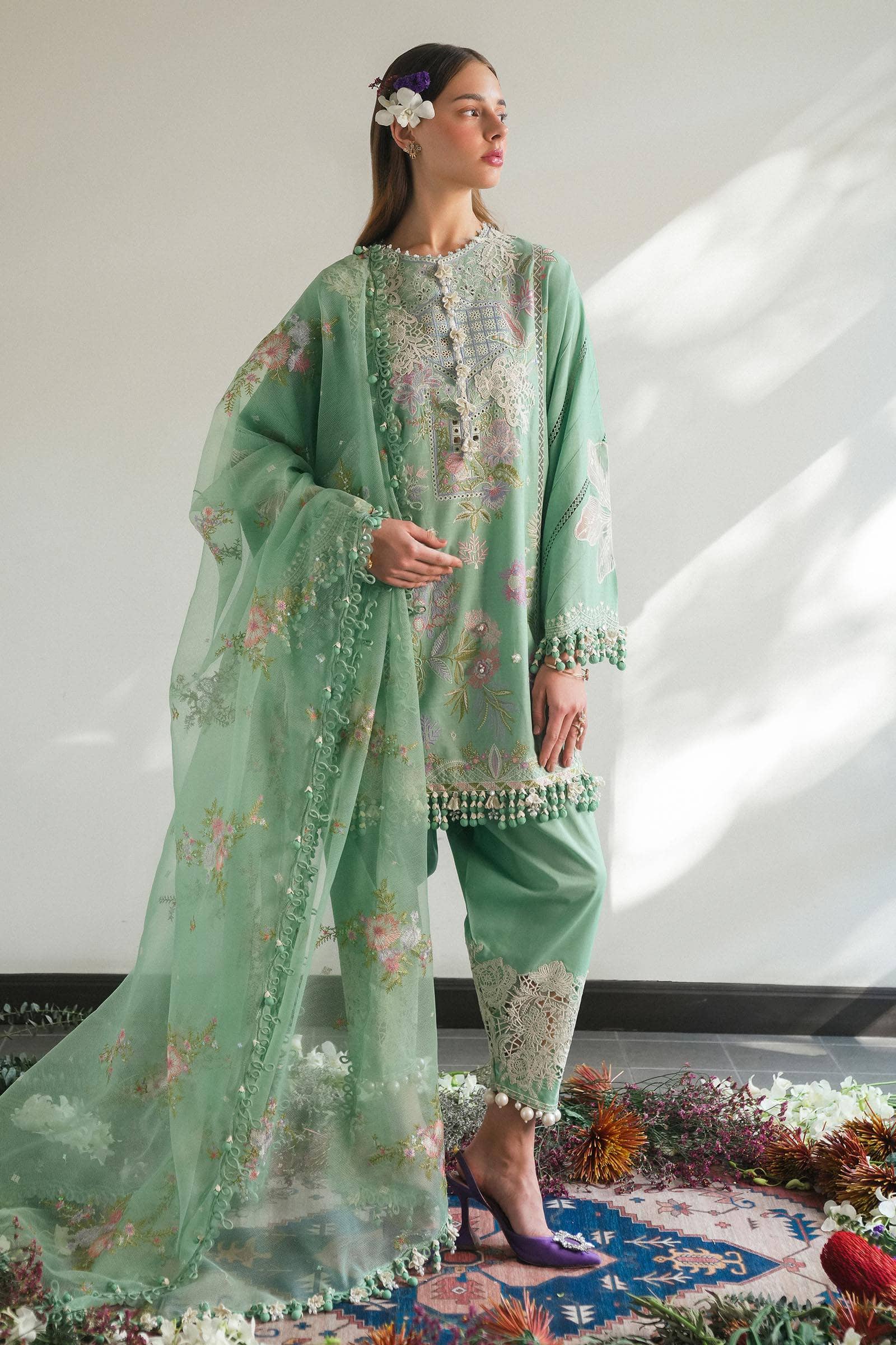 img_sana_safinaz_luxury_lawn_25_awwal_boutique