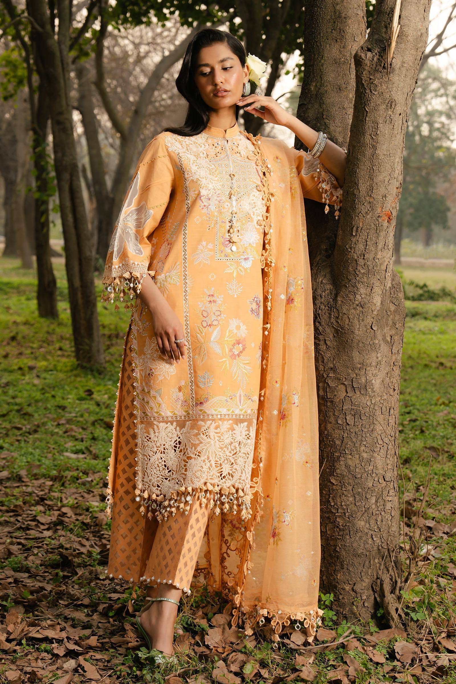 img_sana_safinaz_luxury_lawn_25_awwal_boutique