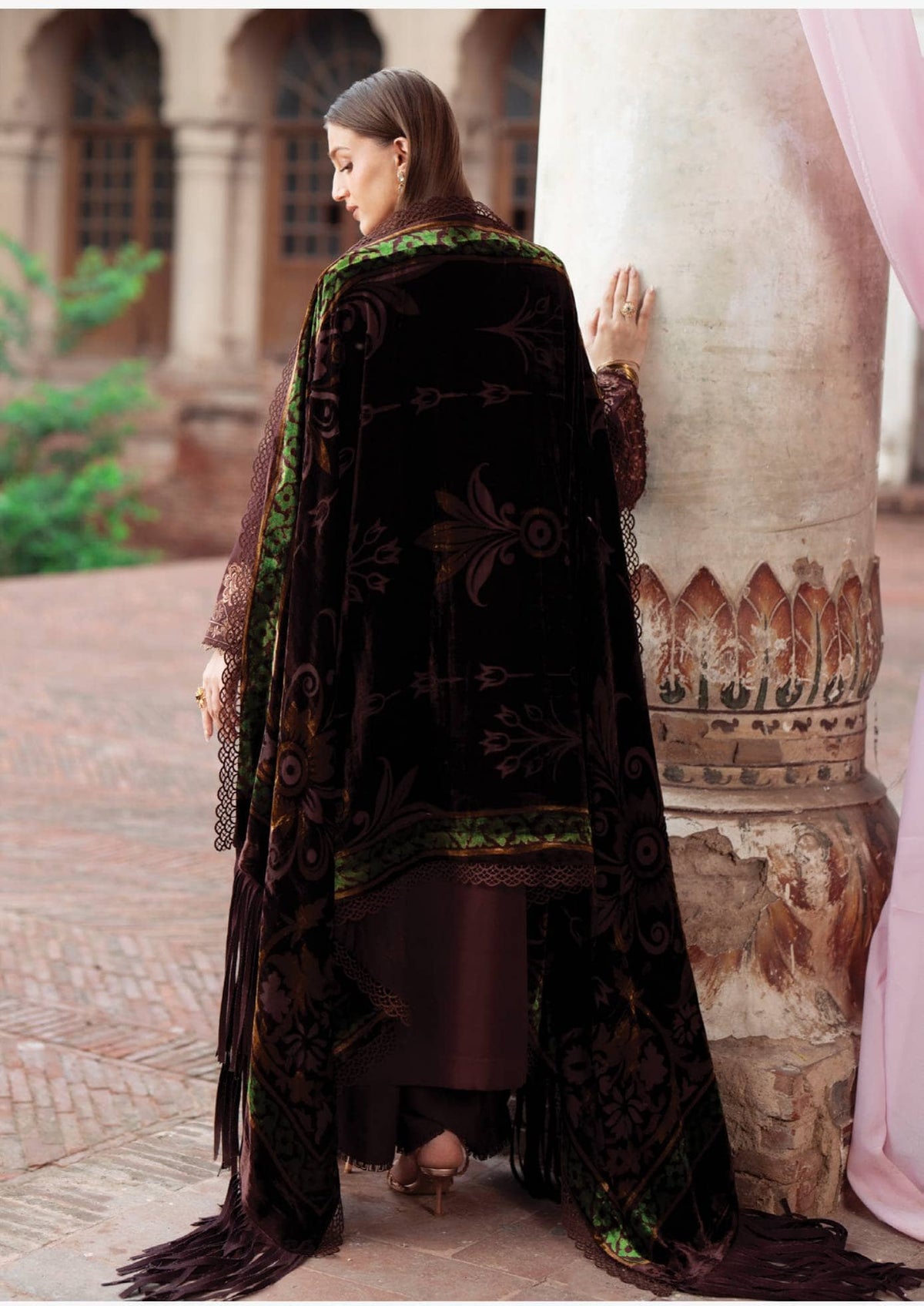 Mahnur Amelia Luxury Winter 26/Velvet Palachi Shawl/Corduroy/Deep Brown/AM 07