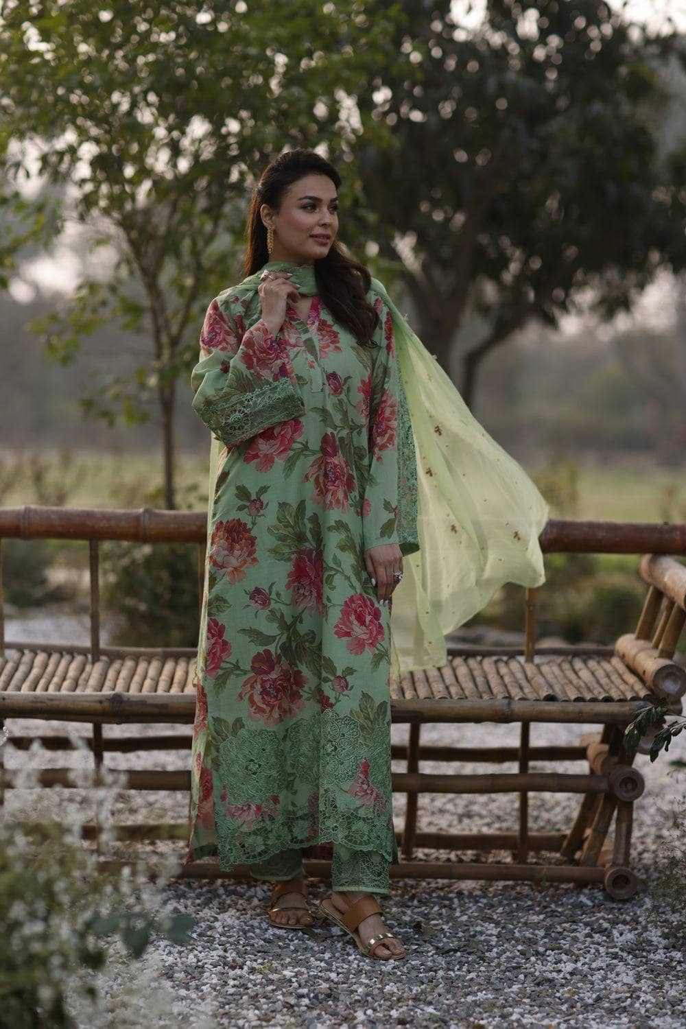 img_manara_by_maria_asif_baig_awwal_boutique
