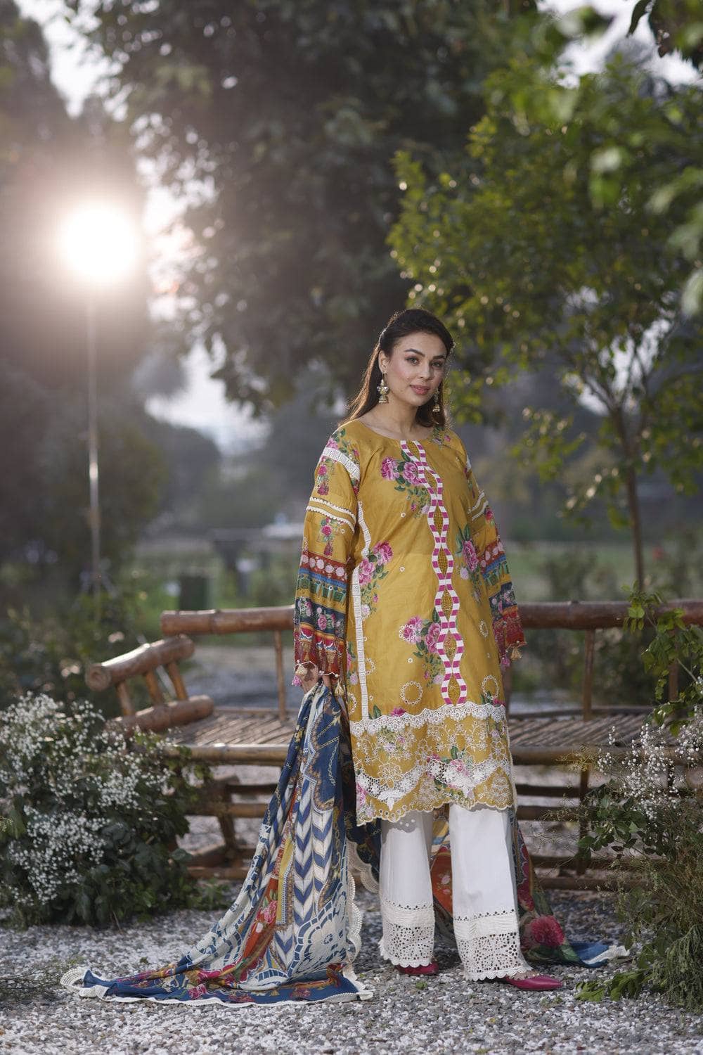 img_manara_by_maria_asif_baig_awwal_boutique