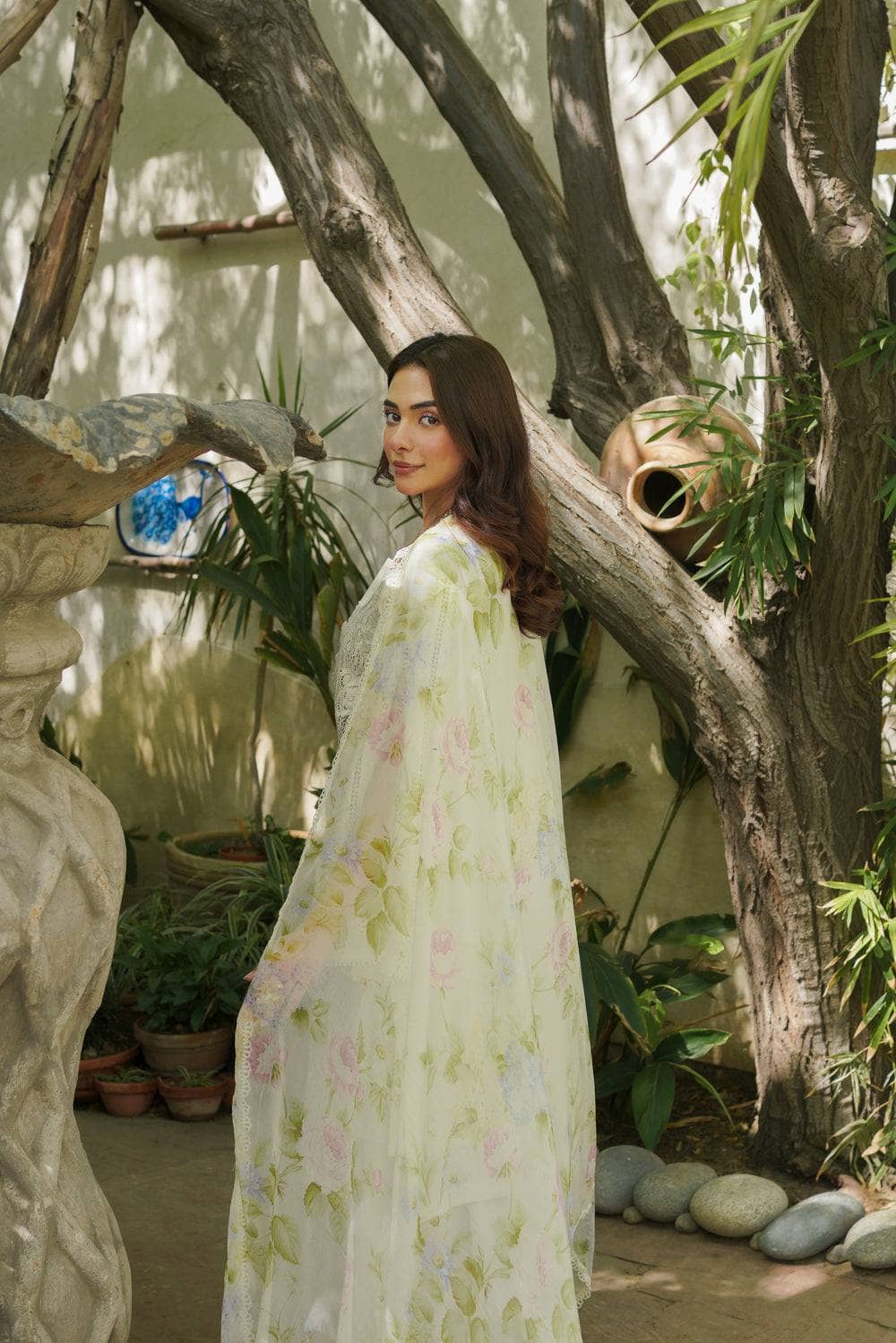 img_manara_by_maria_asif_beig_lawn_awwal_boutique