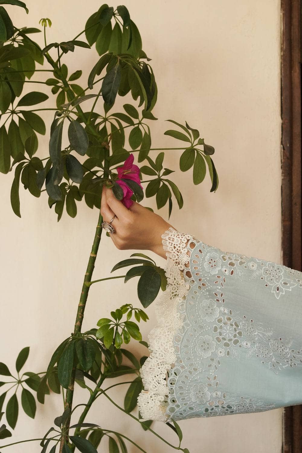 img_manara_by_maria_asif_beig_lawn_awwal_boutique