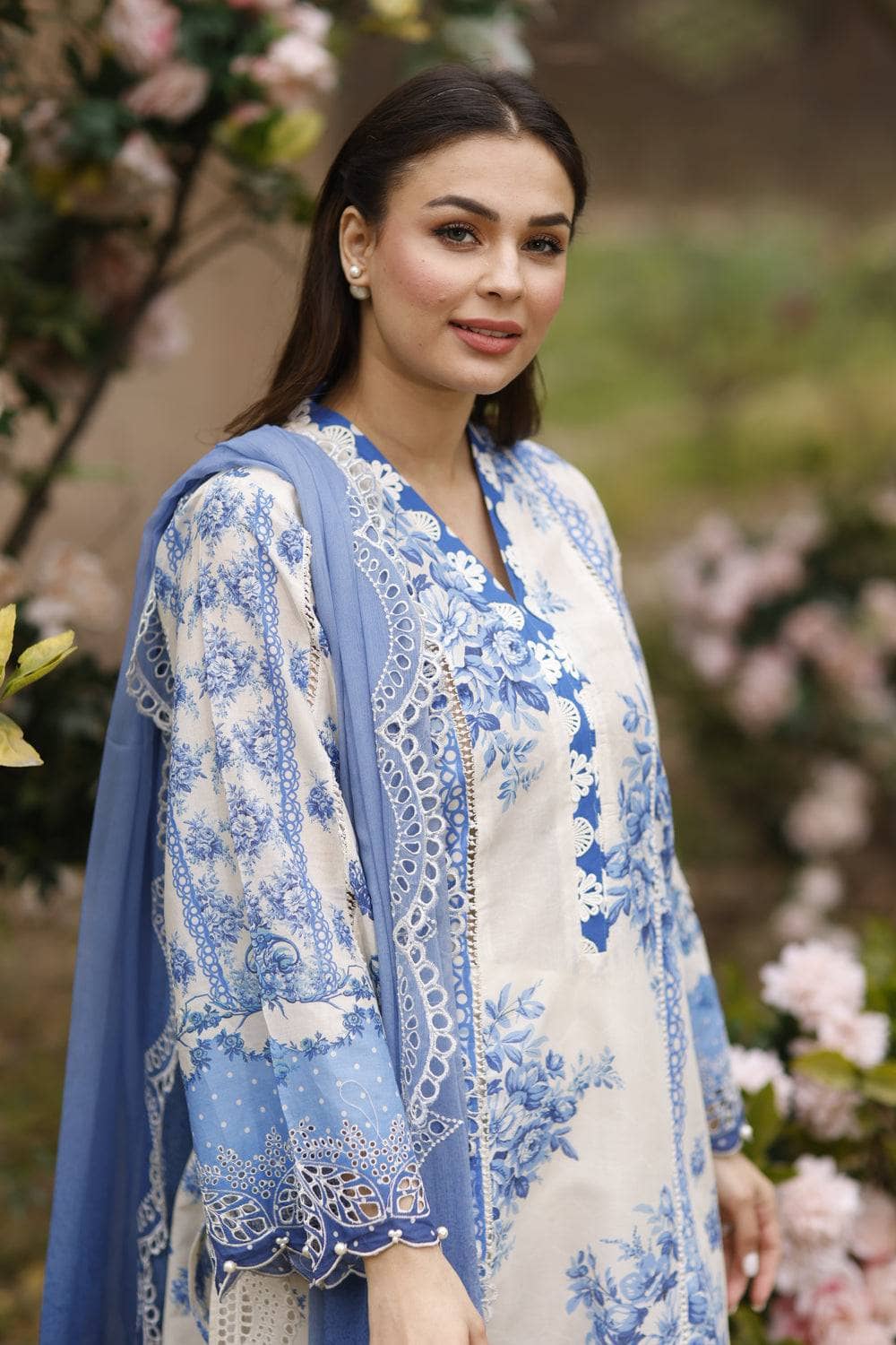img_manara_by_maria_asif_baig_awwal_boutique