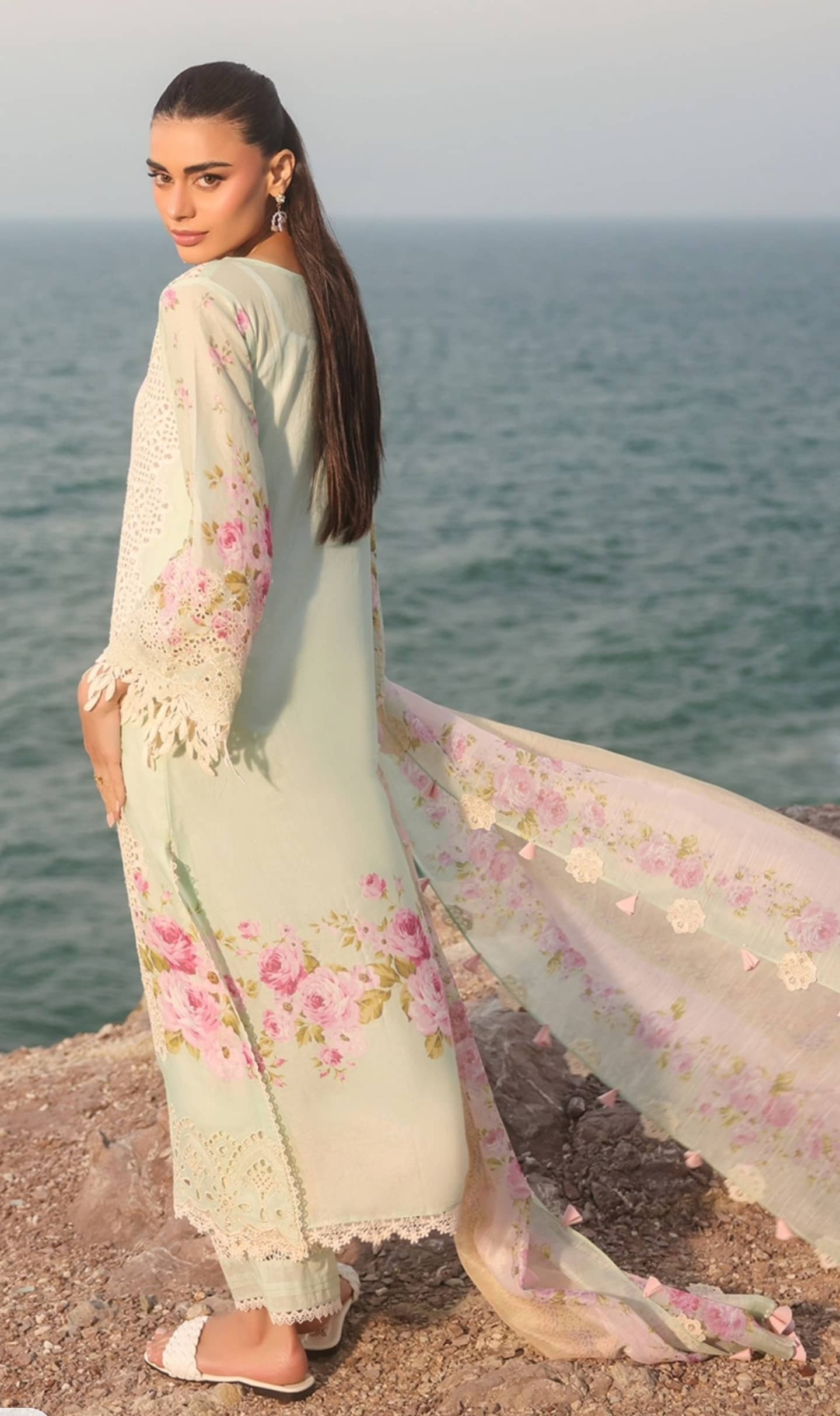 Sale ‼️Manara Luxury Lawn 26/Coral Mist/Pink