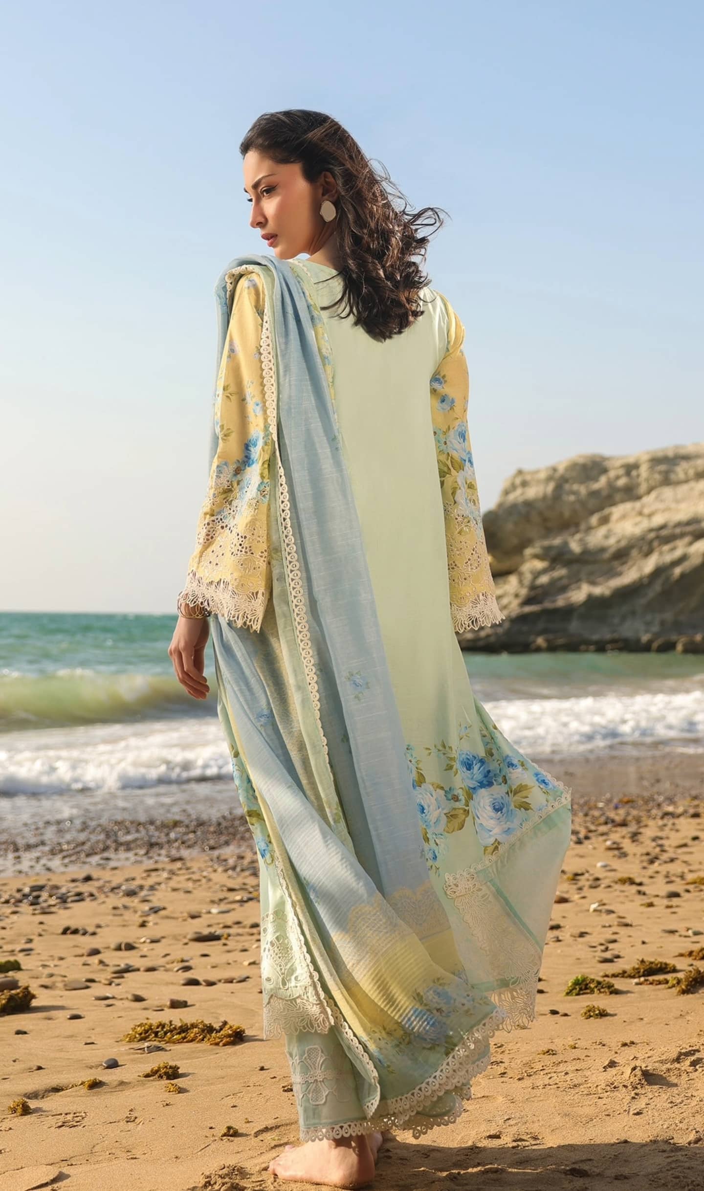 img_manra_lawn_awwal_boutique