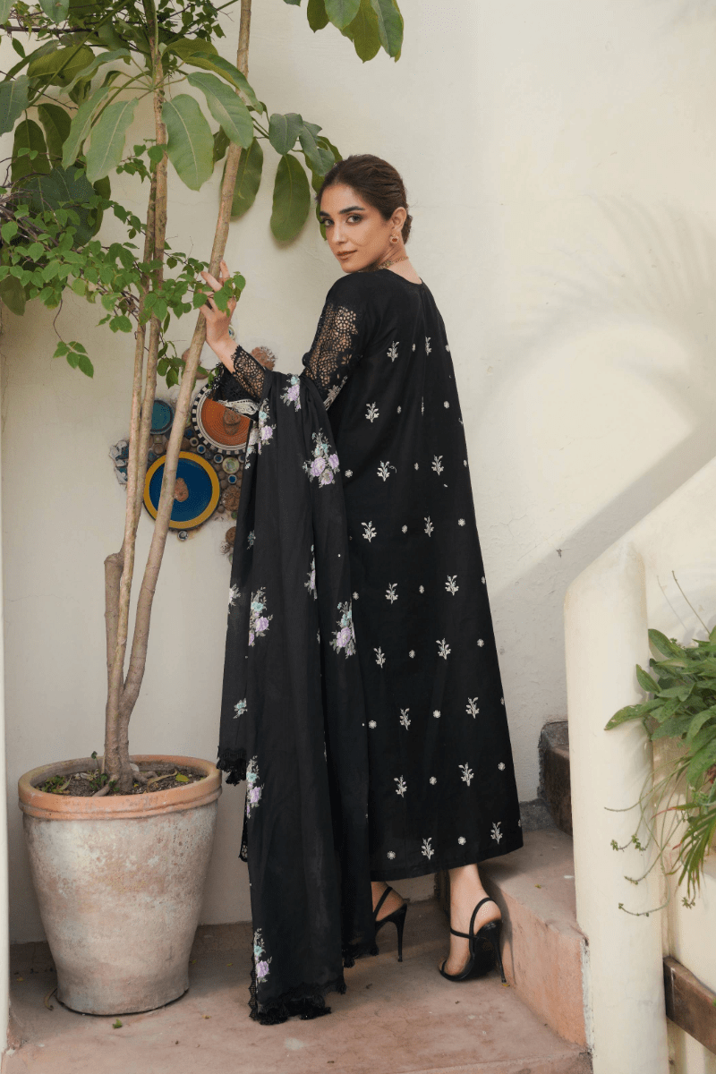 img_manara_by_maria_asif_beig_lawn_awwal_boutique