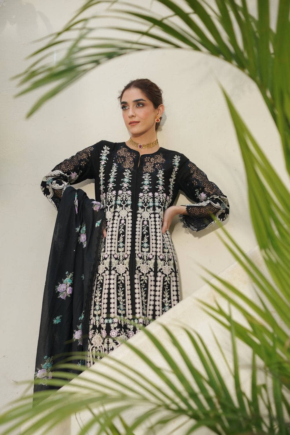 img_manara_by_maria_asif_beig_lawn_awwal_boutique