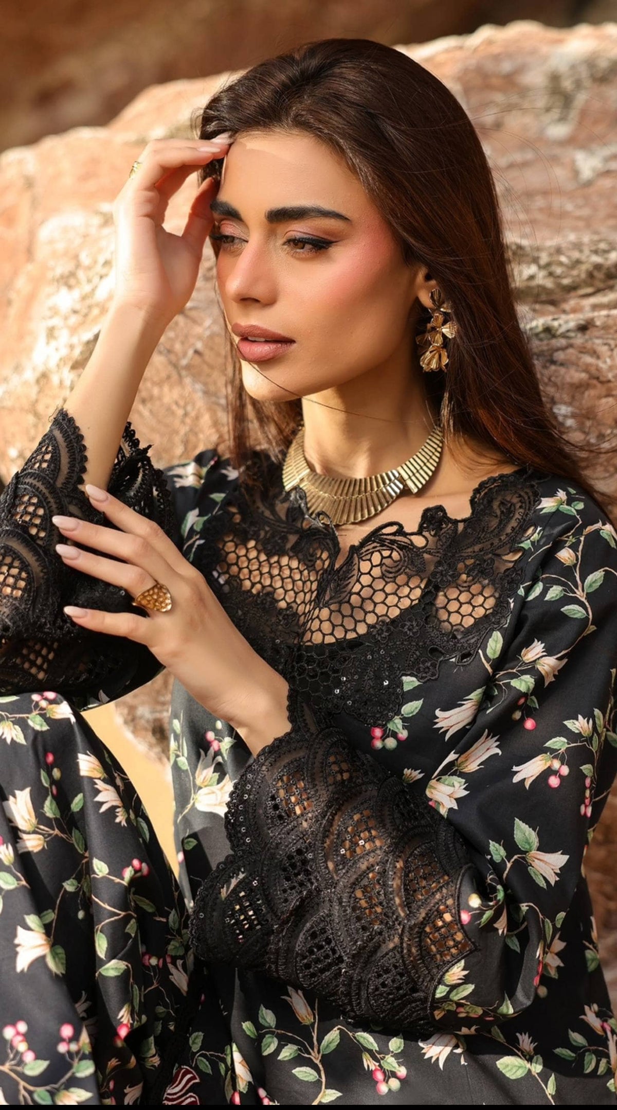 img_manara_lawn_awwal_boutique