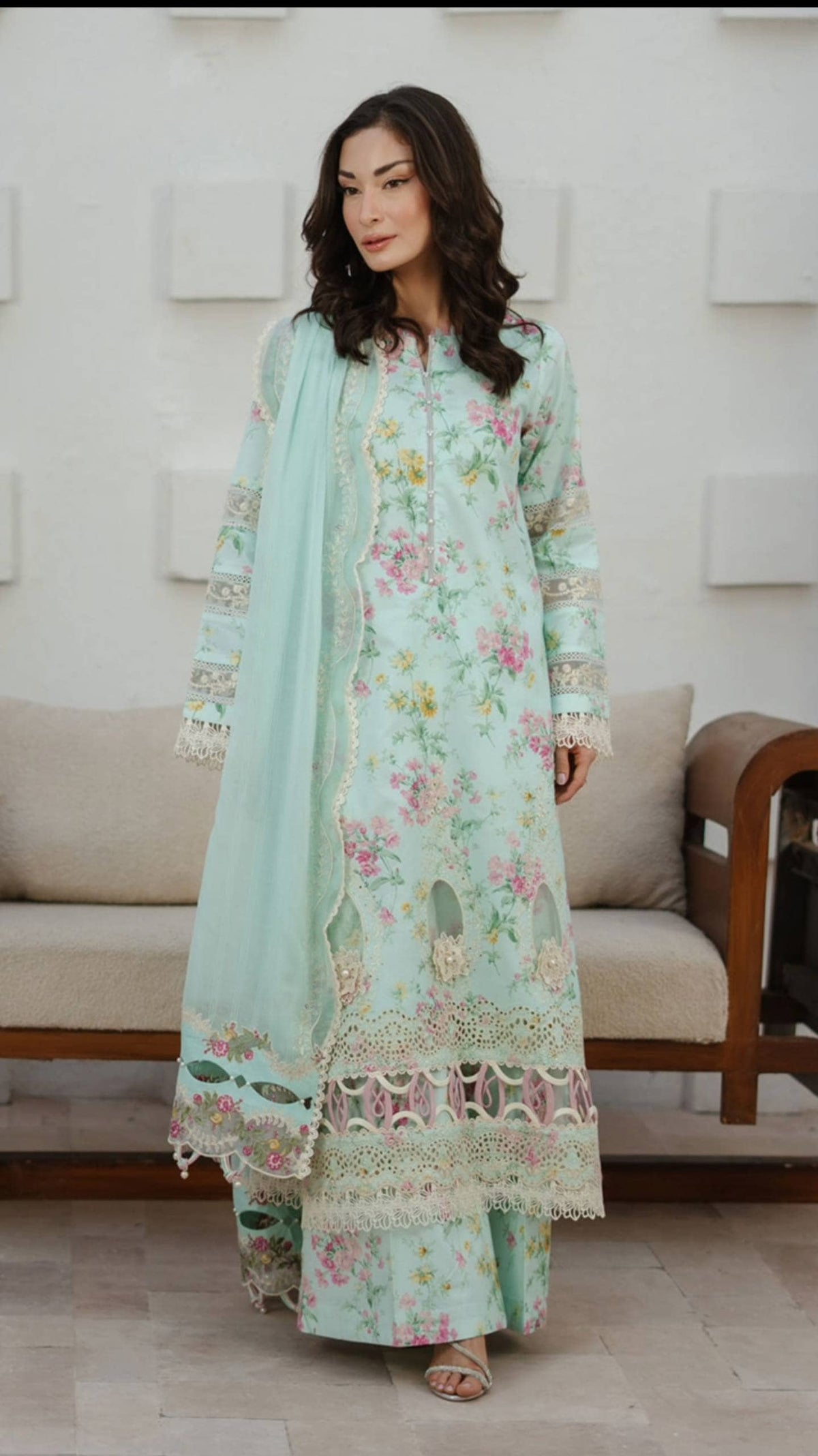 img_manara_lawn_awwal_boutique
