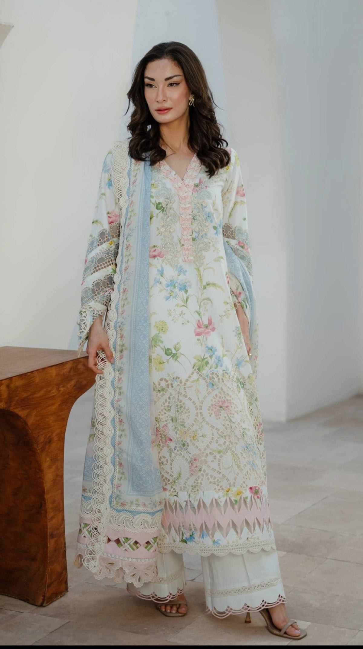 img_manara_lawn_awwal_boutique