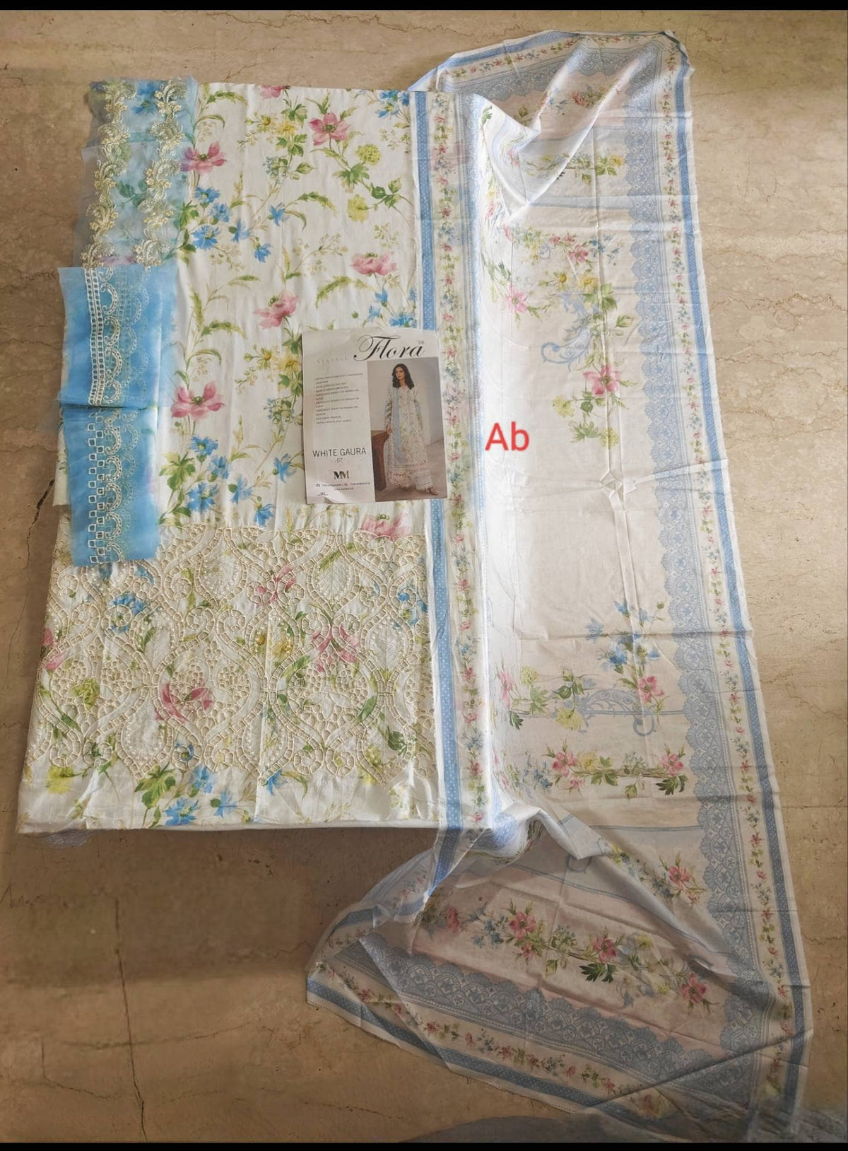 Open Pic/Sale‼️Manara Luxury Lawn 26/White Gaura/Off White 26/