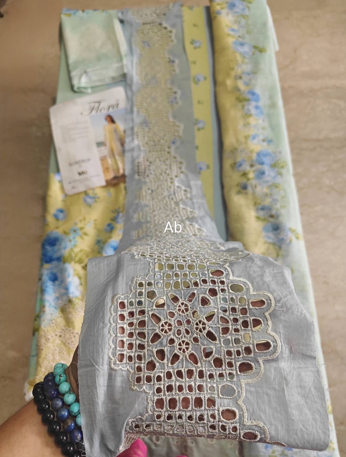 img_manara_lawn_awwal_boutique