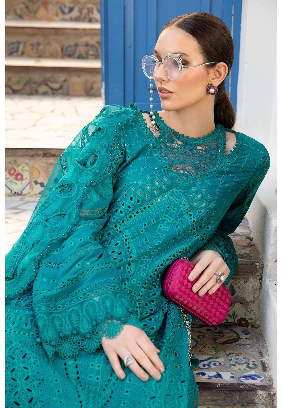 img_maria_b_lawn_24_awwal_boutique