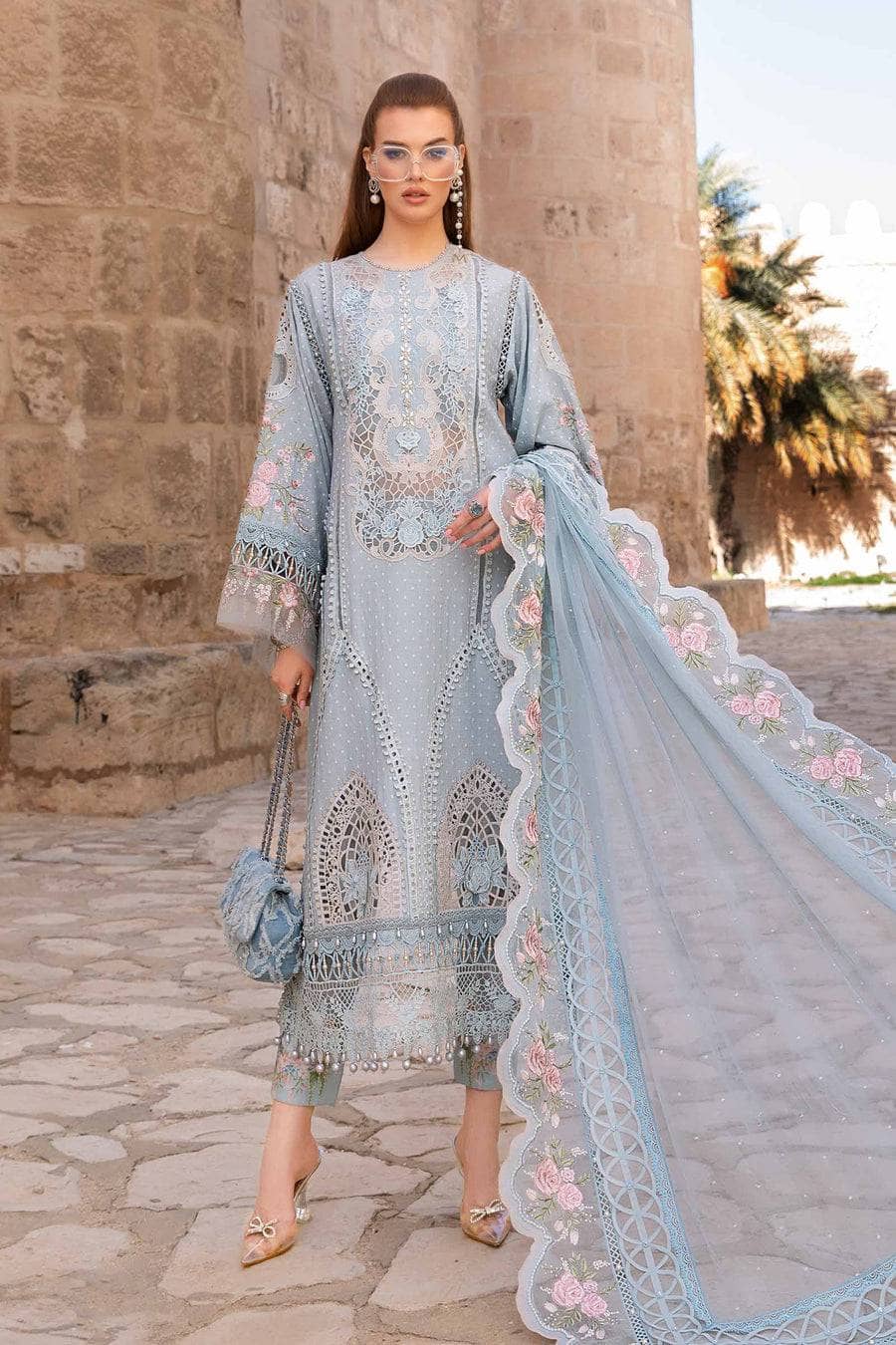 img_maria_b_lawn_24_awwal_boutique
