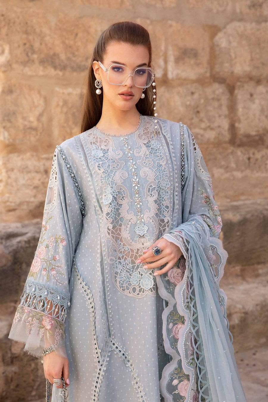 img_maria_b_lawn_24_awwal_boutique