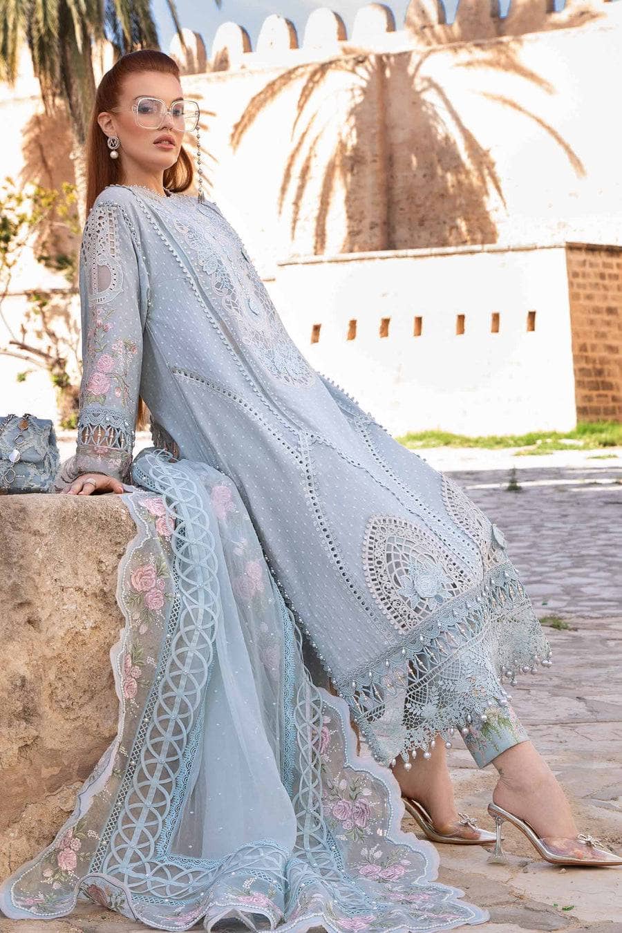 img_maria_b_lawn_24_awwal_boutique