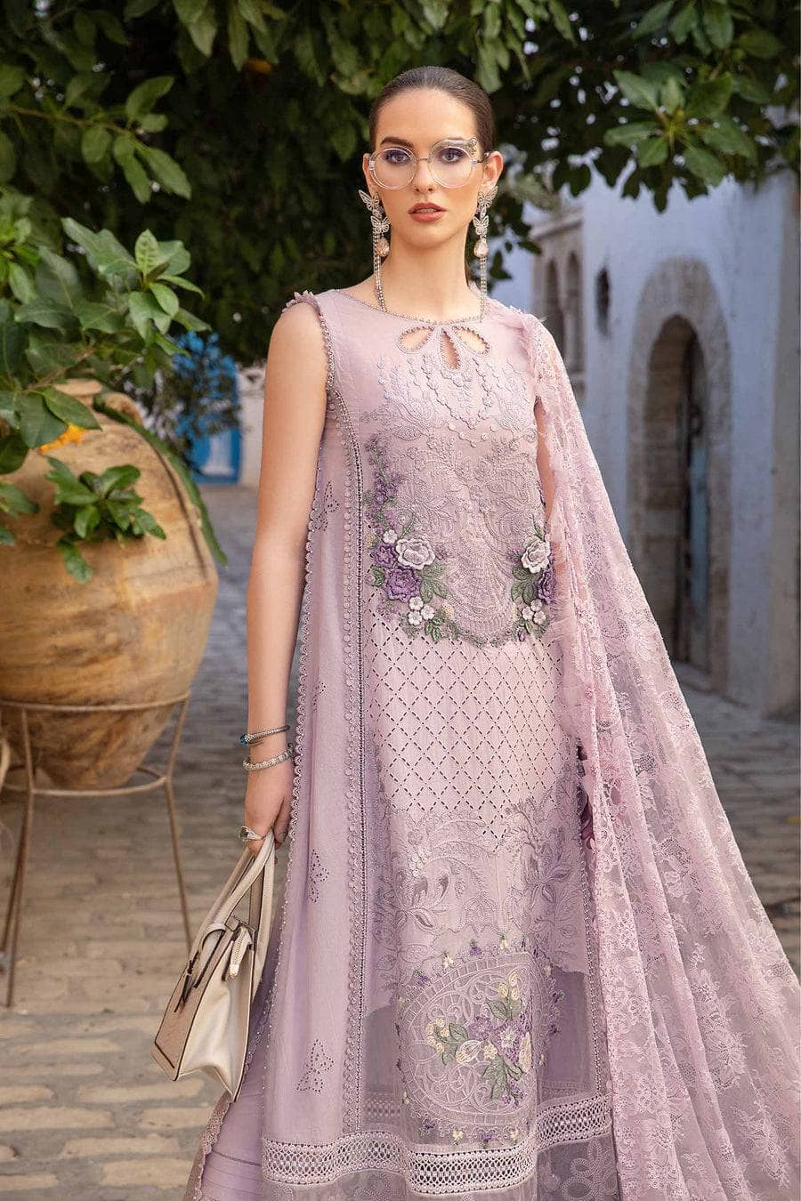 img_maria_b_lawn_24_awwal_boutique