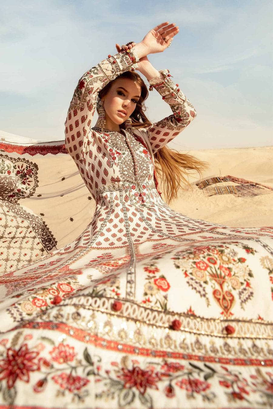 img_maria_b_lawn_24_awwal_boutique