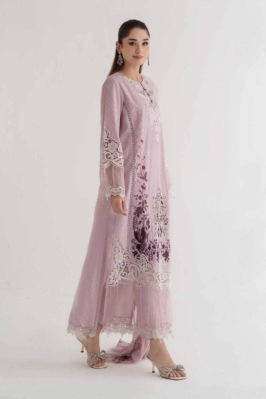 img_maria_b_lawn_24_awwal_boutique