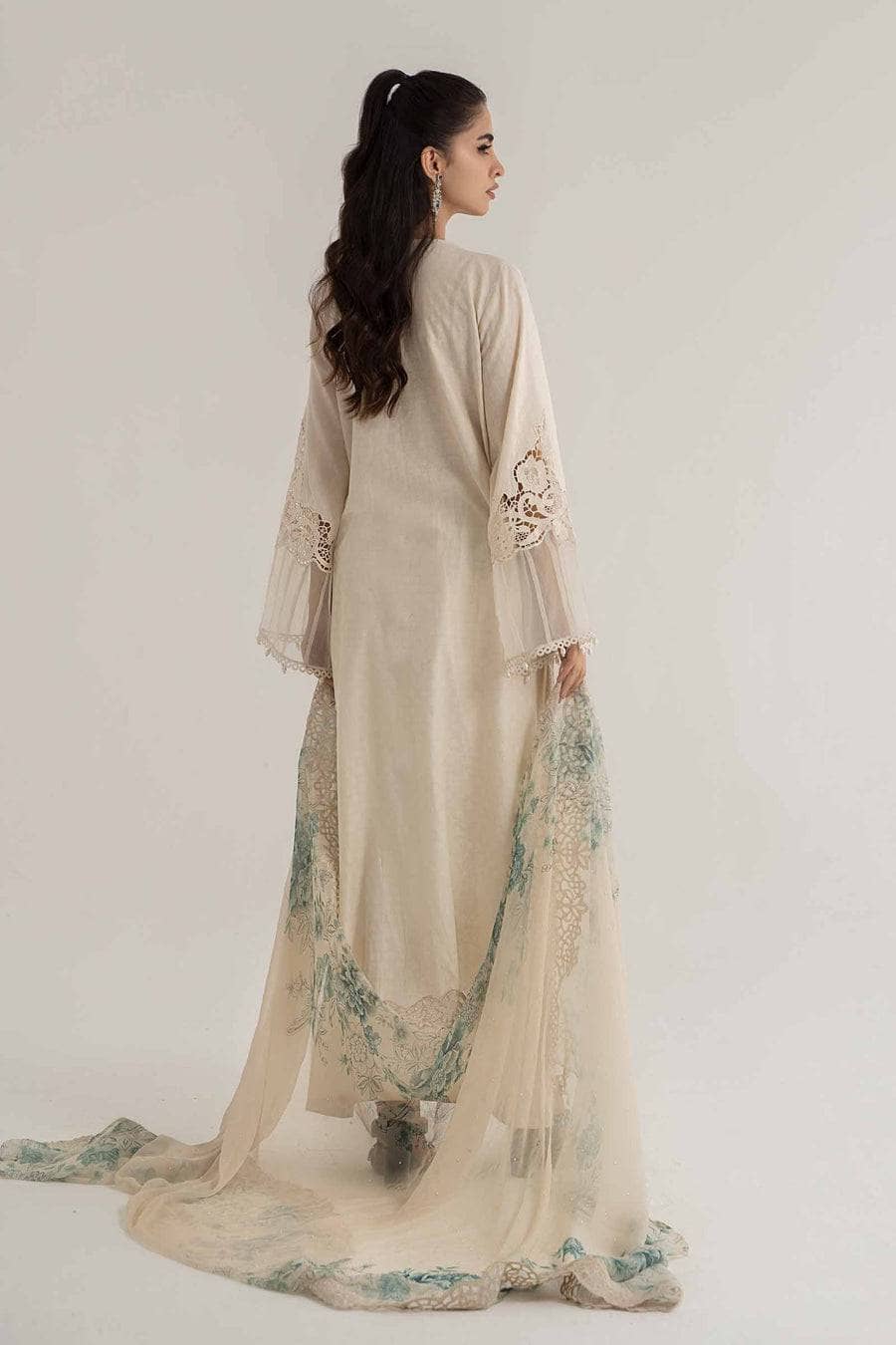 img_maria_b_lawn_24_awwal_boutique