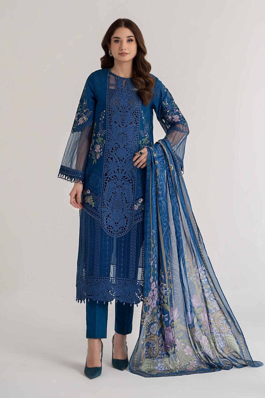img_maria_b_lawn_24_awwal_boutique
