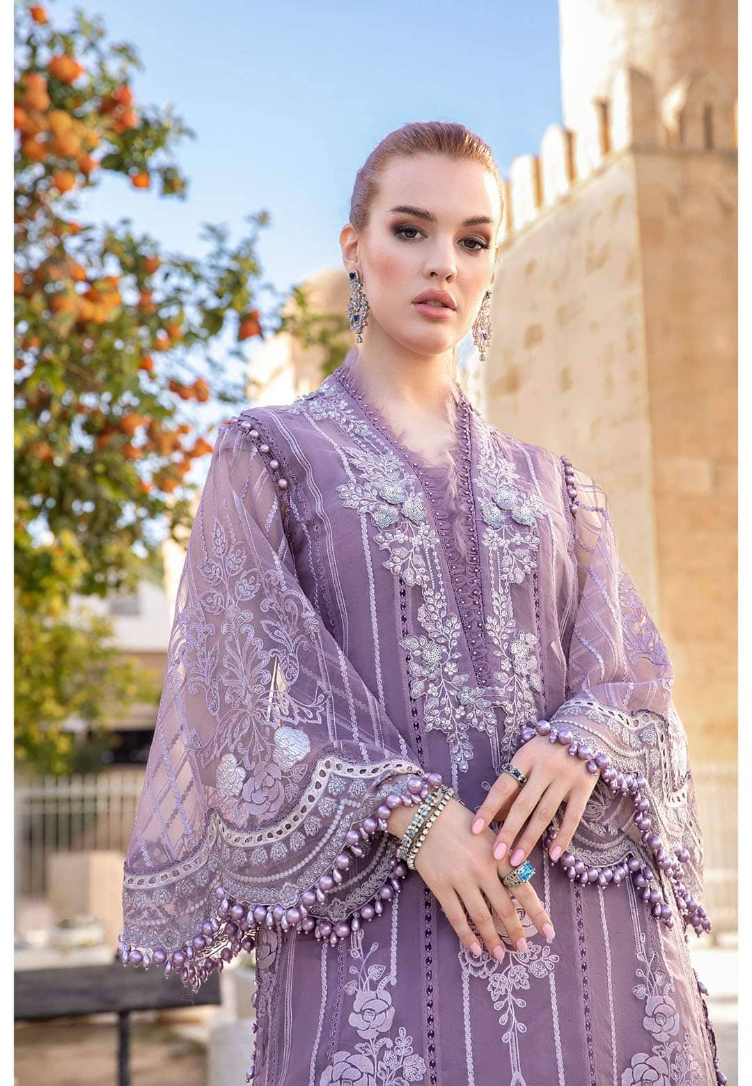 img_maria_b_lawn_24_awwal_boutique