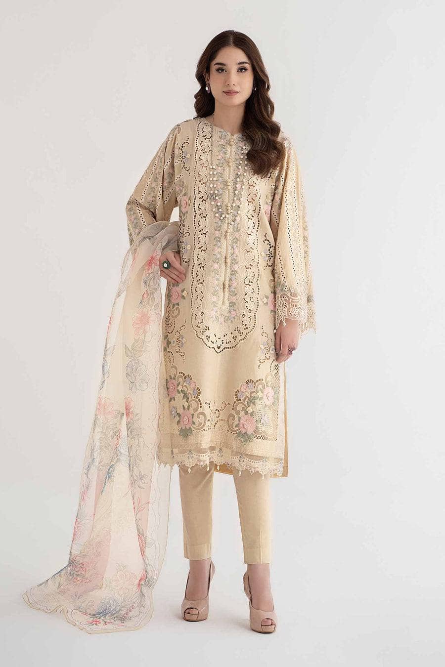 img_maria_b_lawn_24_awwal_boutique