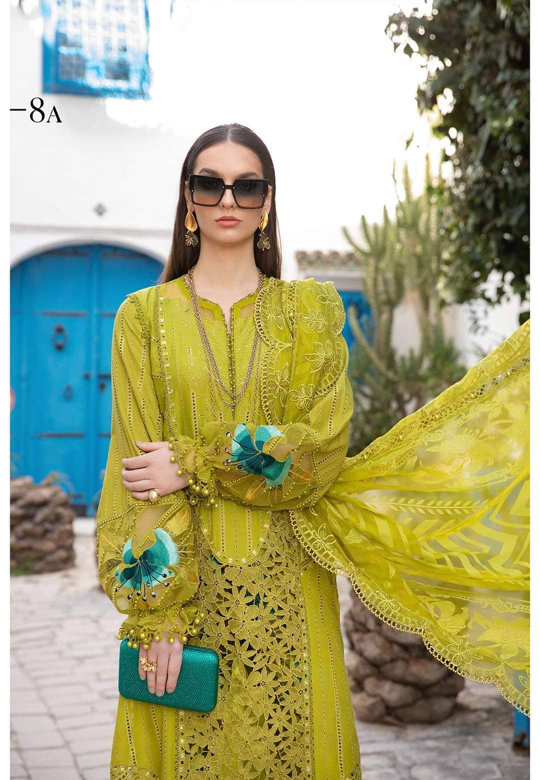 img_maria_b_lawn_24_awwal_boutique