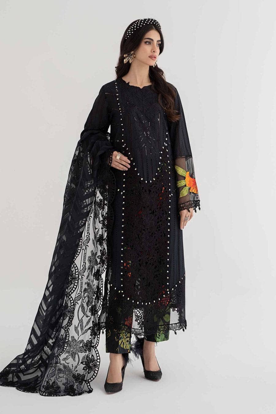 img_maria_b_lawn_24_awwal_boutique