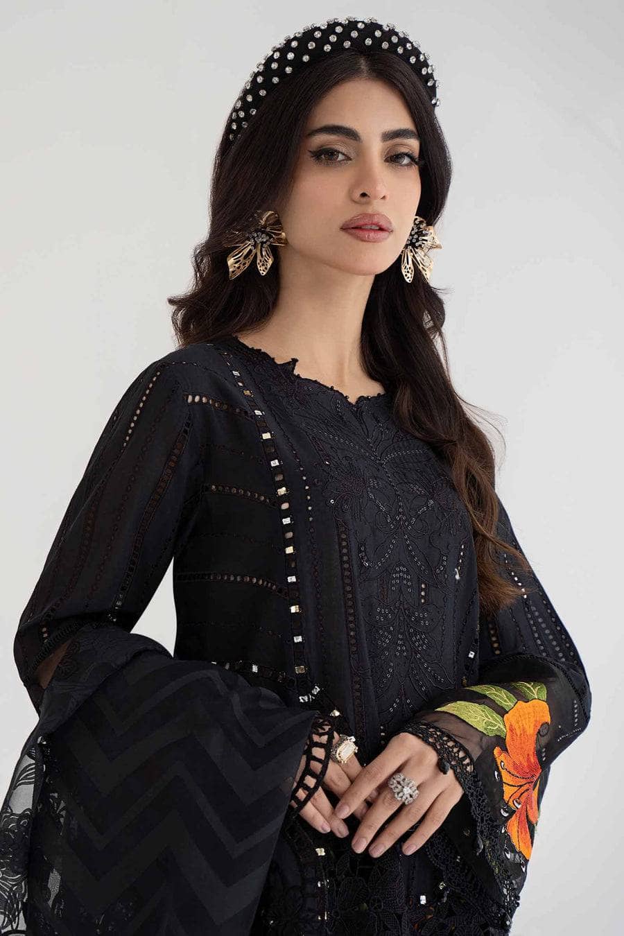 img_maria_b_lawn_24_awwal_boutique