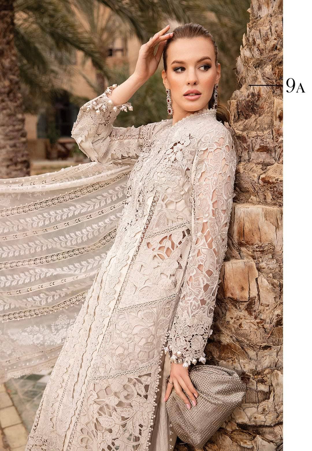 img_maria_b_lawn_24_awwal_boutique