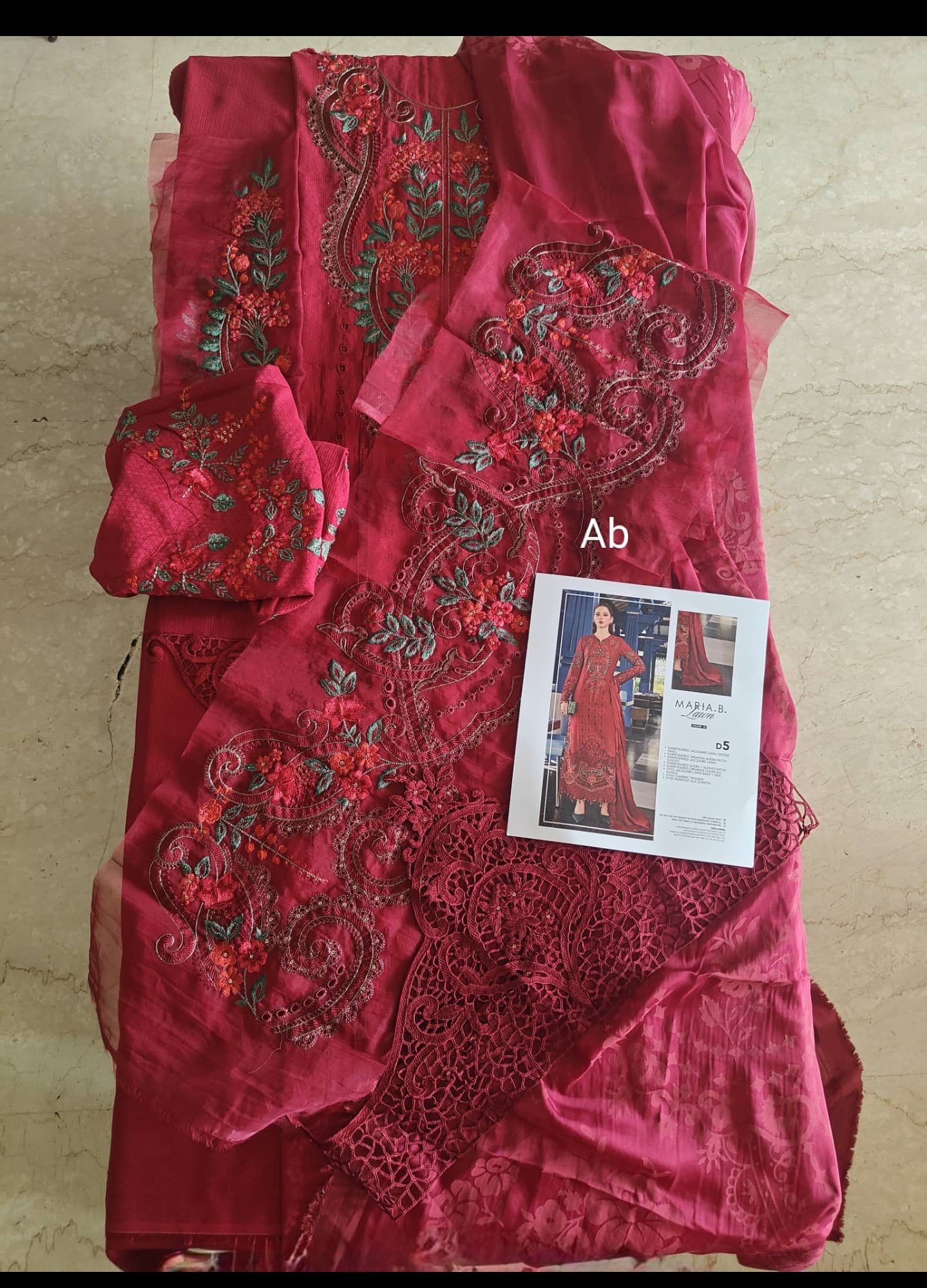 Open Open Pic/Maria B Eid Lawn 26/Vol 2/D-05/Red