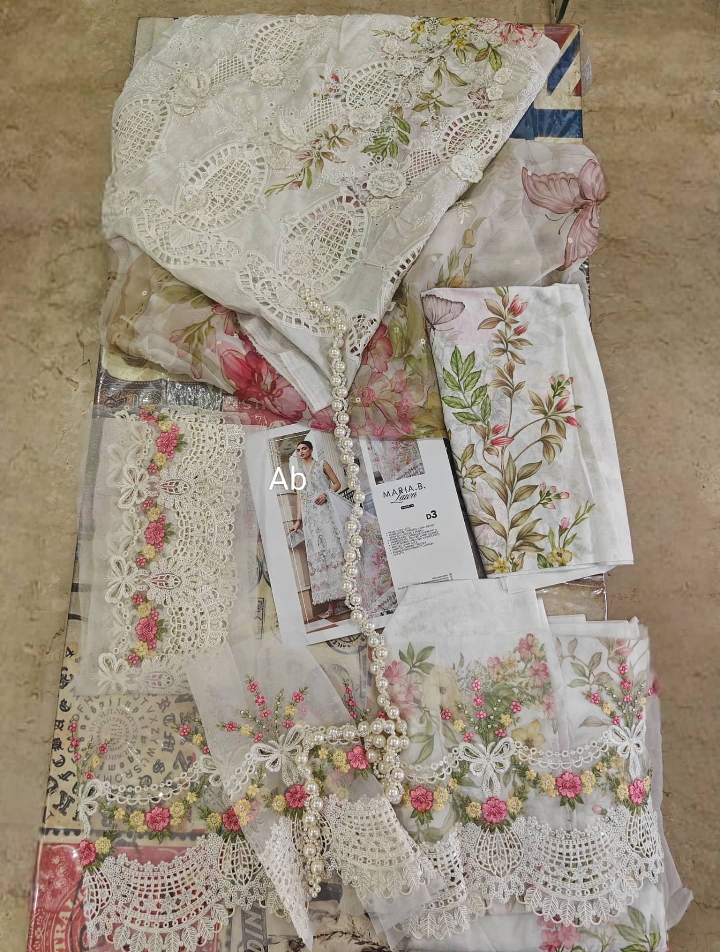 Open Pic/Hot🔥Seller‼️ Maria B Luxury Lawn 26/Vol 2/D-03/Off White