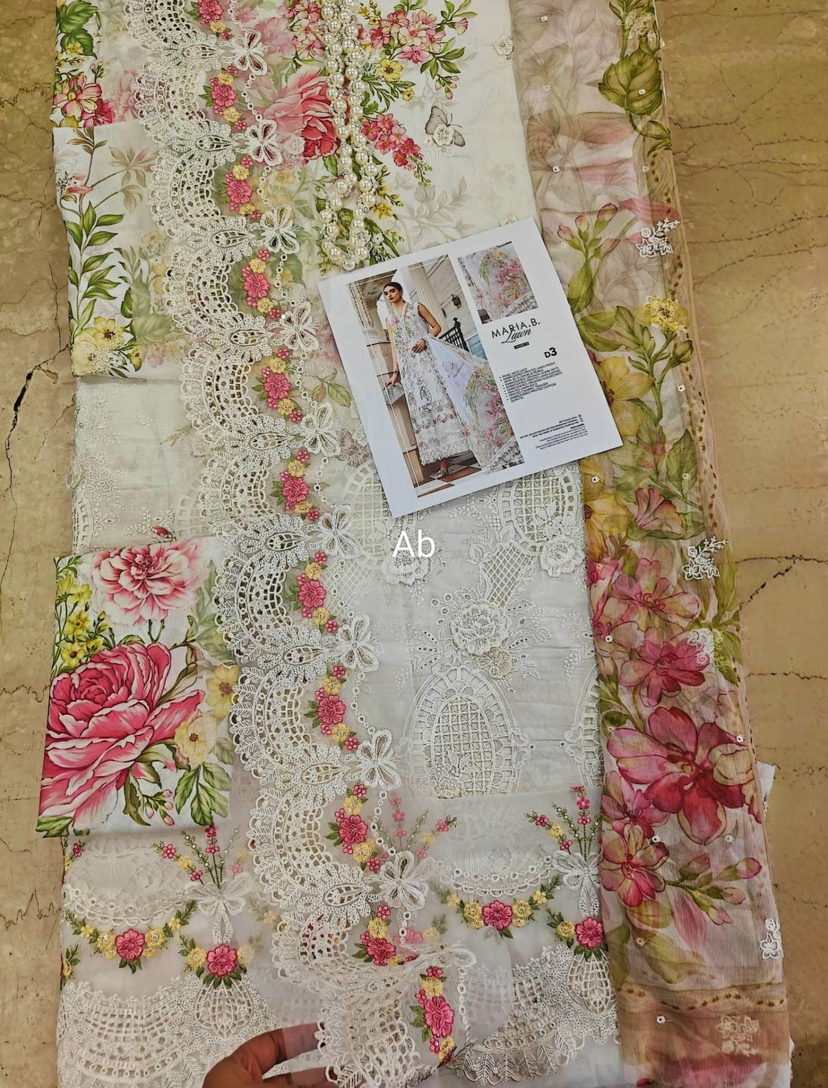 Open Pic/Hot🔥Seller‼️ Maria B Luxury Lawn 26/Vol 2/D-03/Off White