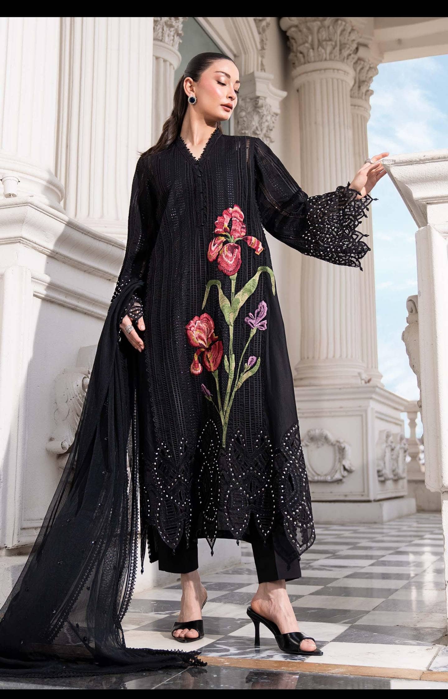 Open Pic/Hot🔥Seller‼️ Maria B Luxury Lawn 26/Vol 2/D-10/Black