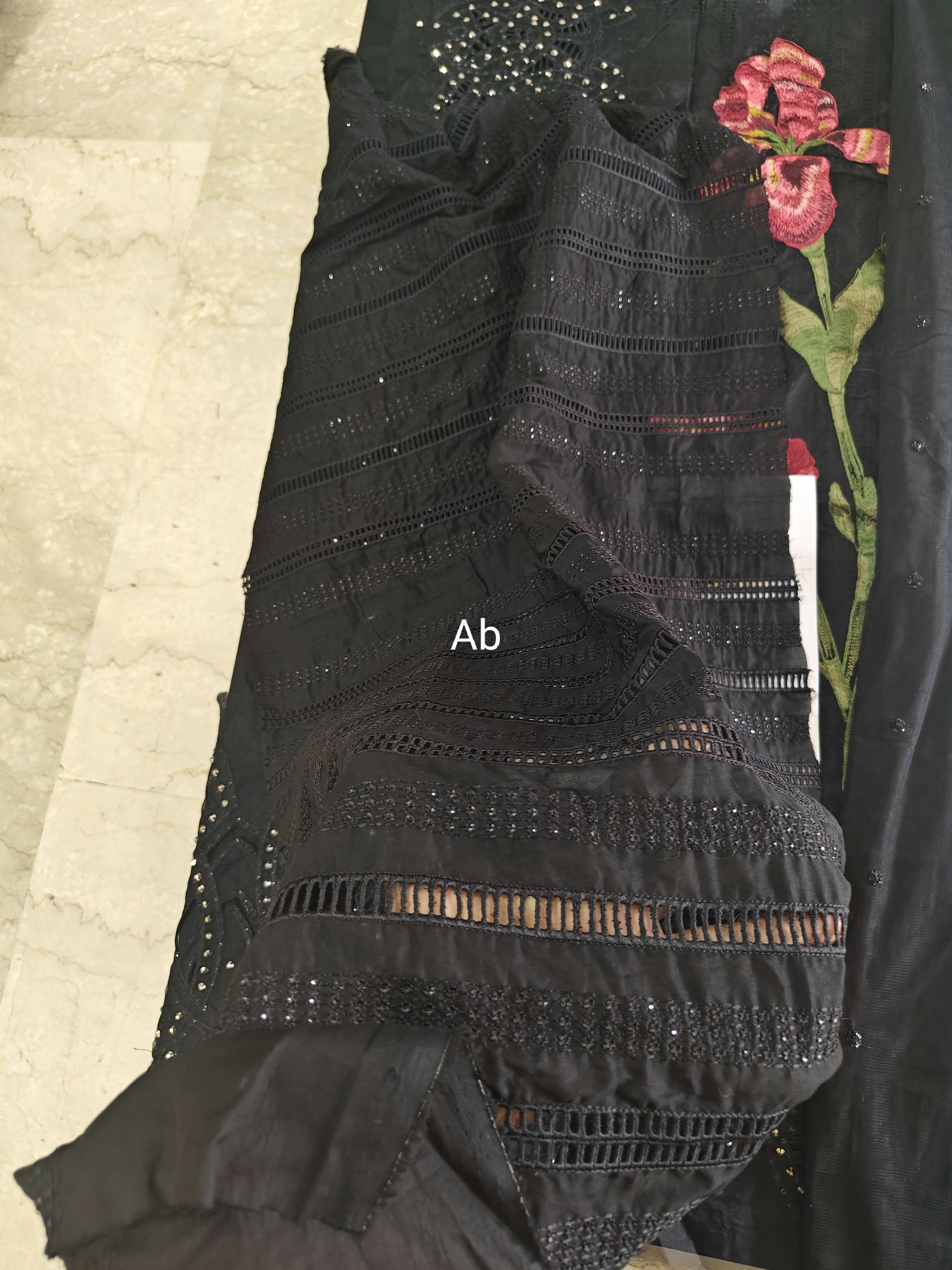 Open Pic/Hot🔥Seller‼️ Maria B Luxury Lawn 26/Vol 2/D-10/Black