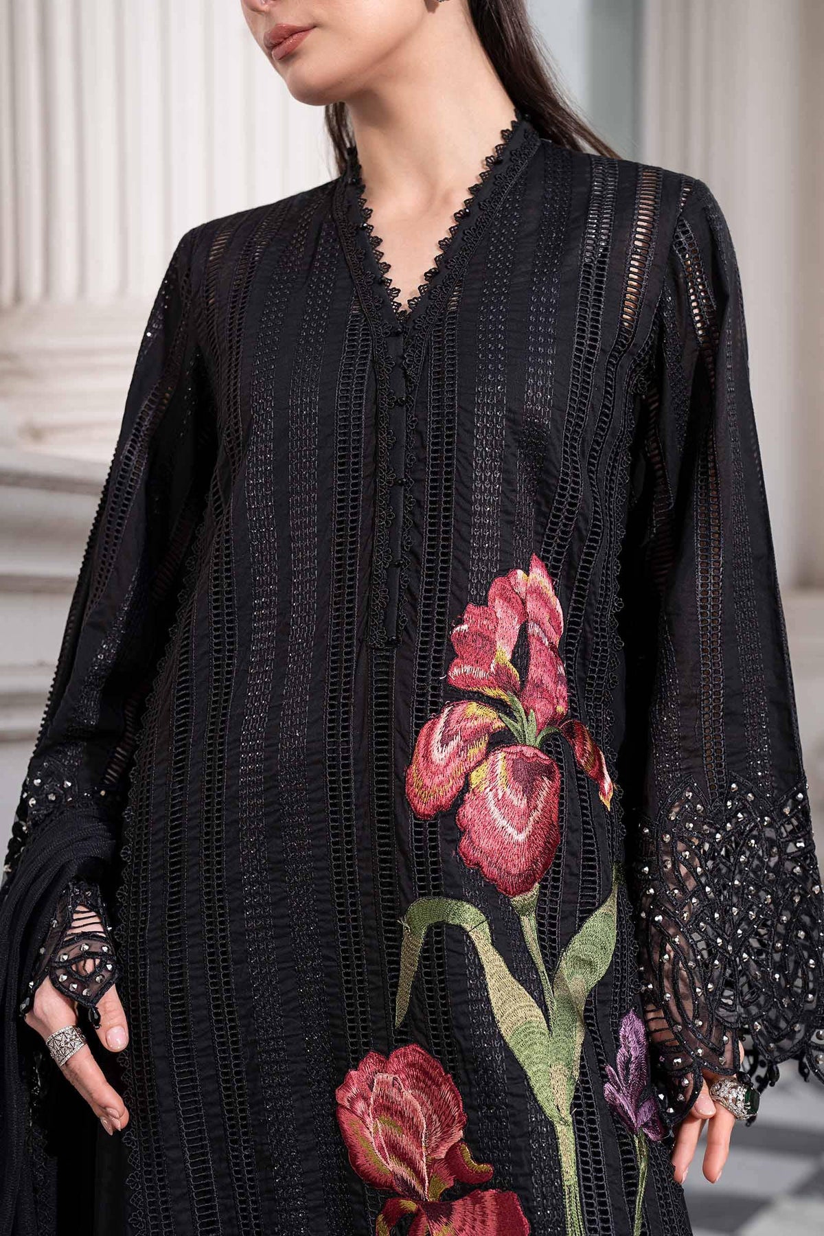 img_maria_b_lawn_awwal_boutique
