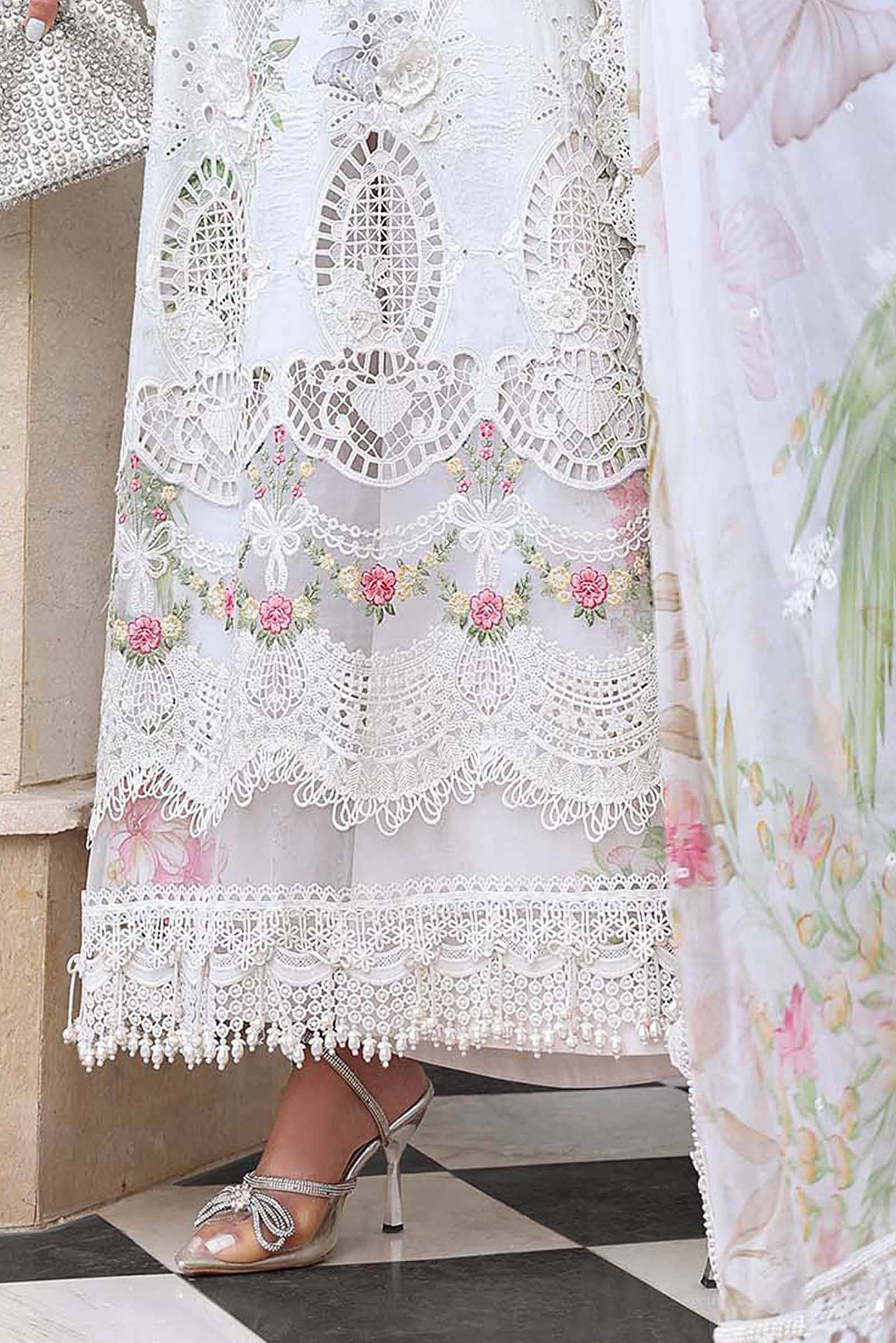 Hot🔥Seller/ Maria B Luxury Lawn 26/Vol 2/D-03/Off White