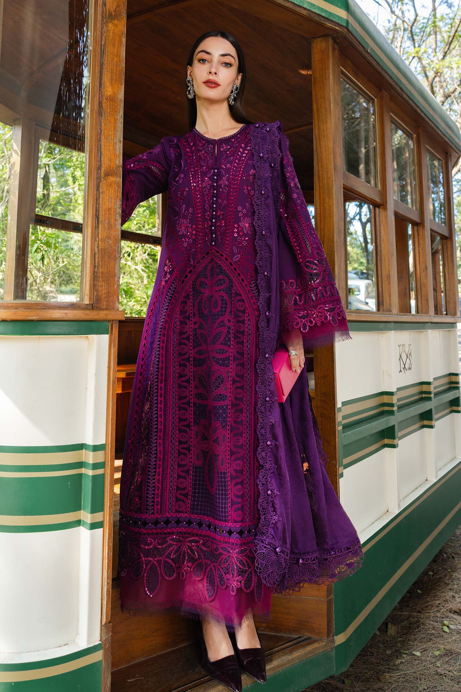 img_maria_b_eid_lawn_26_awwal_boutique
