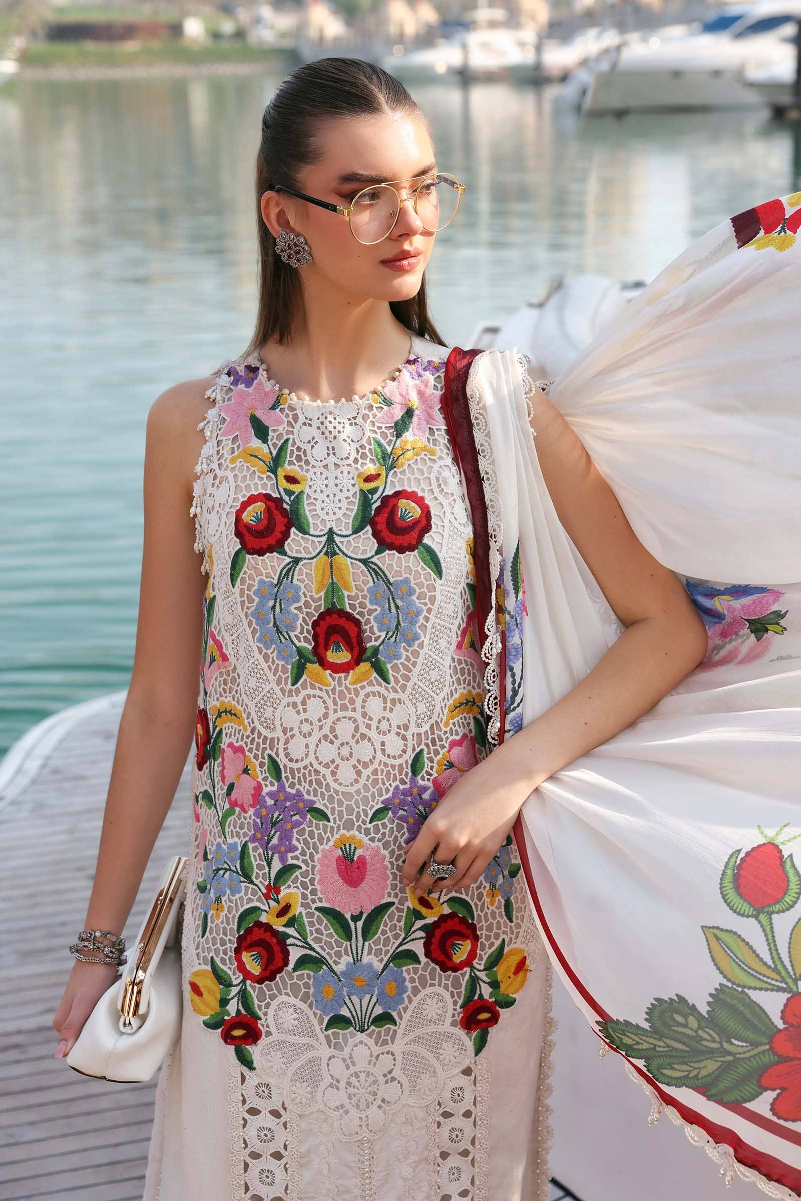 img_maria_b_lawn_26_awwal_boutique